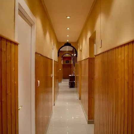 Hostal Oviedo * León