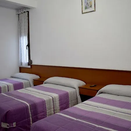 Pensión Hostal Oviedo *