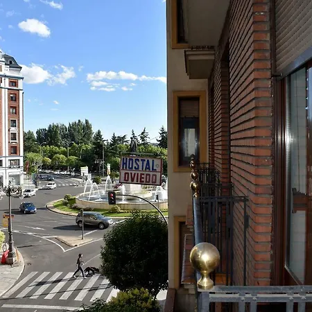Hostal Oviedo * León