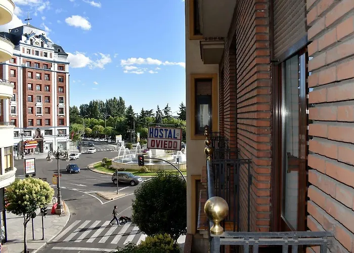 Hostal Oviedo * León